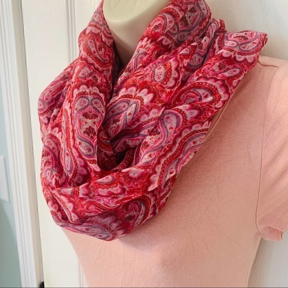 The Limited Dusty Rose Short Sleeve Top and Scarf!
